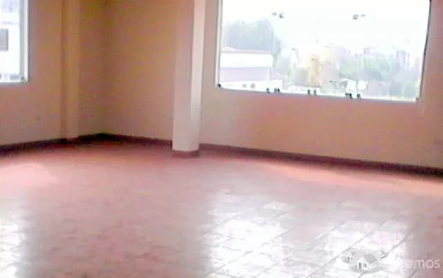 AMPLIO Y BIEN DISTRIBUIDO DEPARTAMENTO. — foto 2
