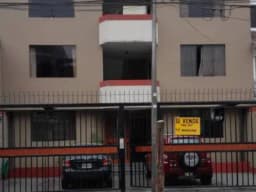 VENDO DEPARTAMENTO PRIMER PISO EN LA MOLINA OCASION PRECIO A TRATAR