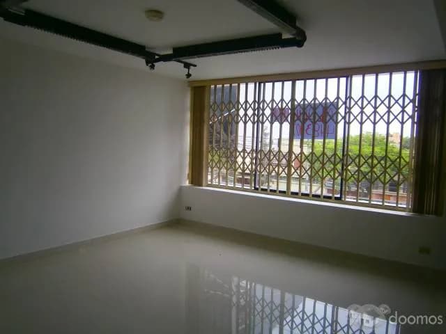 ALQUILO OFICINA EN AV BENAVIDES MIRAFLORES — foto 1