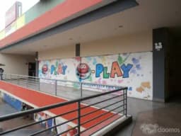 Alquilo oficinas y tiendas comerciales
