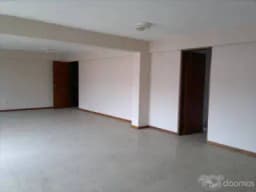 En Venta, amplia oficina en el centro de Trujillo