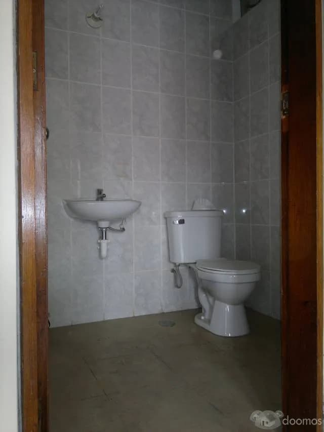En Venta, amplia oficina en el centro de Trujillo — foto 2