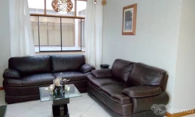 Vendo departamento en 4to. piso con cochera — foto 1