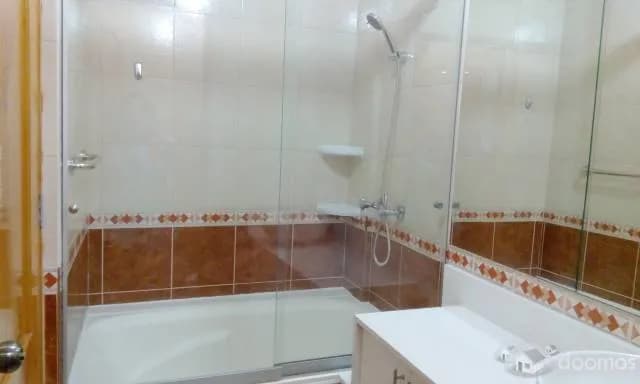 Vendo departamento en 4to. piso con cochera — foto 5