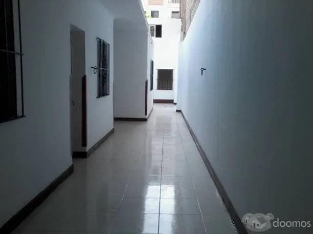 Vendo hermosa casa ubicada en Magdalena del Mar — foto 2