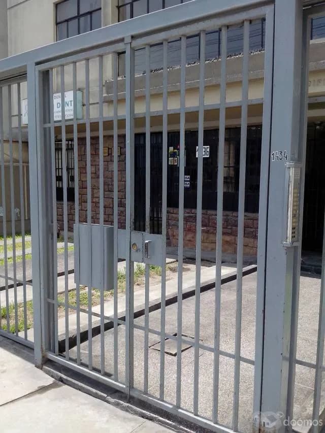 Alquilo Oficina en Avenida Brasil — foto 1
