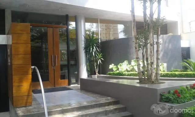 LINDO DEPARTAMENTO AMOBLADO 3 DORMITORIOS UNA CUADRA DE LARCOMAR — foto 2