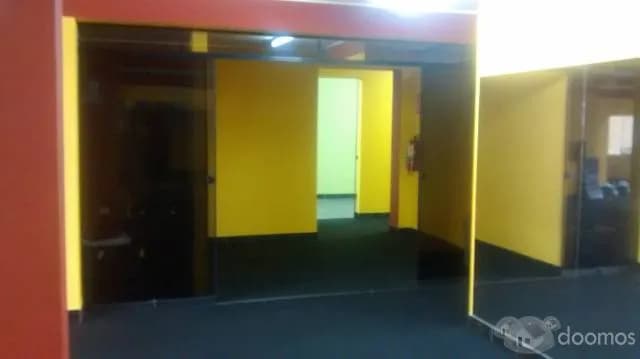ALQUILO LOCAL COMERCIAL 4to. PISO AV. GRAN CHIMU — foto 1