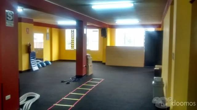 ALQUILO LOCAL COMERCIAL 4to. PISO AV. GRAN CHIMU — foto 3