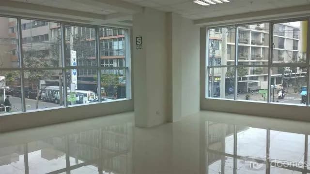 Alquilo oficina Implementada de 330 m2 en Miraflores a 5500 Dólares — foto 8