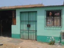 VENDO CASA COMO TERRENO DE 140 MT2