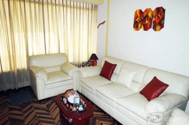 VENDO DEPA y AUTO al primer postor. Motivo viaje. — foto 1