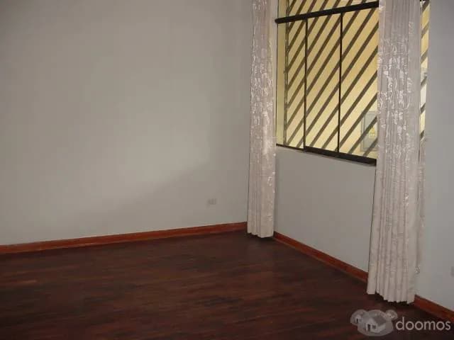 DEPARTAMENTO COMODO EN  PRIMER PISO - LA CALERA DE LA MERCED - SURQUILLO — foto 1