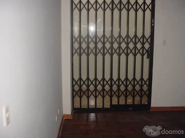 DEPARTAMENTO COMODO EN  PRIMER PISO - LA CALERA DE LA MERCED - SURQUILLO — foto 3