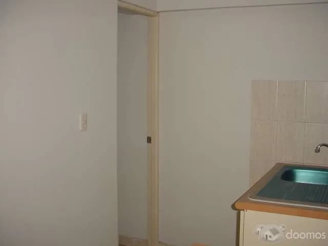 DEPARTAMENTO COMODO EN  PRIMER PISO - LA CALERA DE LA MERCED - SURQUILLO — foto 6