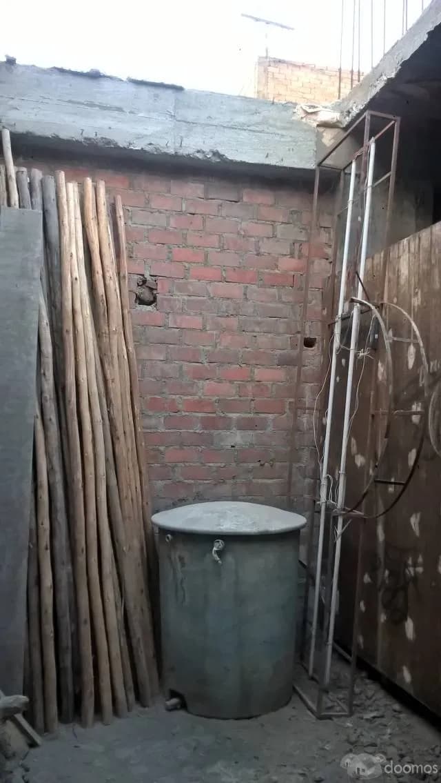 Alquiler de local comercial de 160 m2 Los Olivos  a 1000 dólares — foto 1
