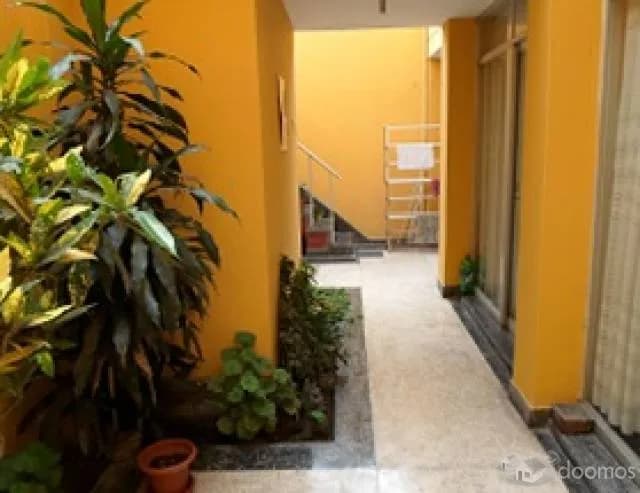 casa 2 pisos en San Miguel buena ubicacion — foto 5