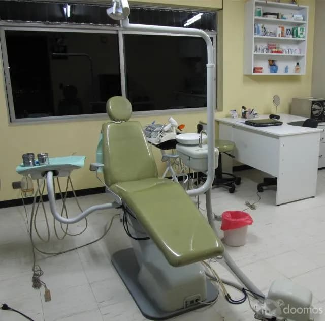 VENDO UNIDAD DENTAL GNATUS Y MUEBLERIA — foto 1