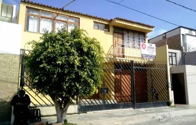 VENDEMOS CASA EN CALLE ANCON - URB. SANTA VICTORIA. — foto 1