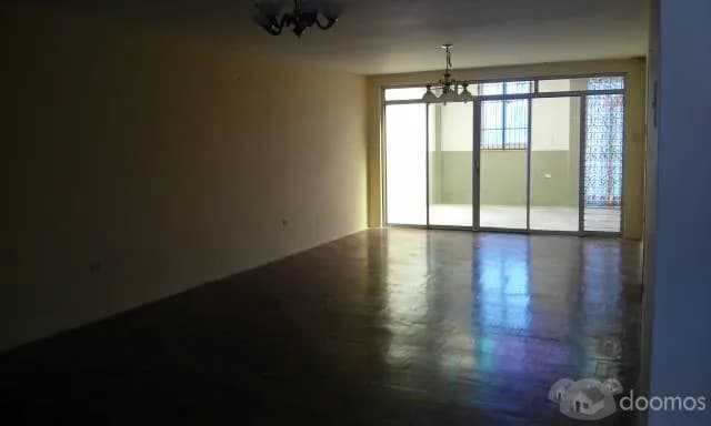 VENDEMOS CASA EN CALLE ANCON - URB. SANTA VICTORIA. — foto 3