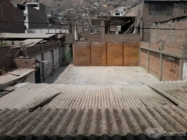 VENDO CASA CON AMPLIO PATIO  PARA COLEGIOS V.M.T — foto 2