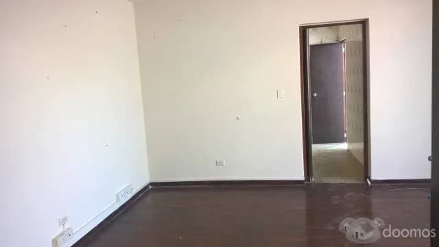 Alquilo Oficina de 210 m2 Surco a 1300 dólares — foto 1