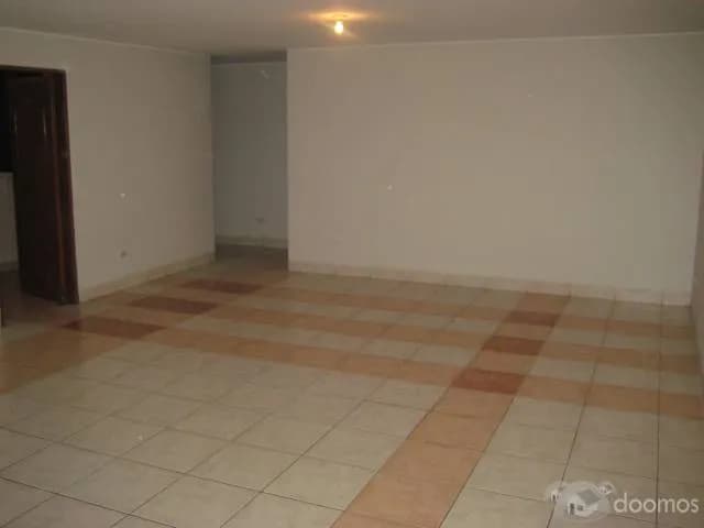 ALQUILO DEPARTAMENTO MUY AMPLIO Y SEGURO. — foto 1