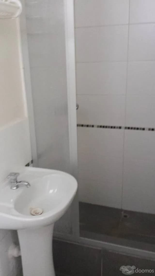 SE ALQUILA HABITACION EN SAN ISIDRO — foto 4