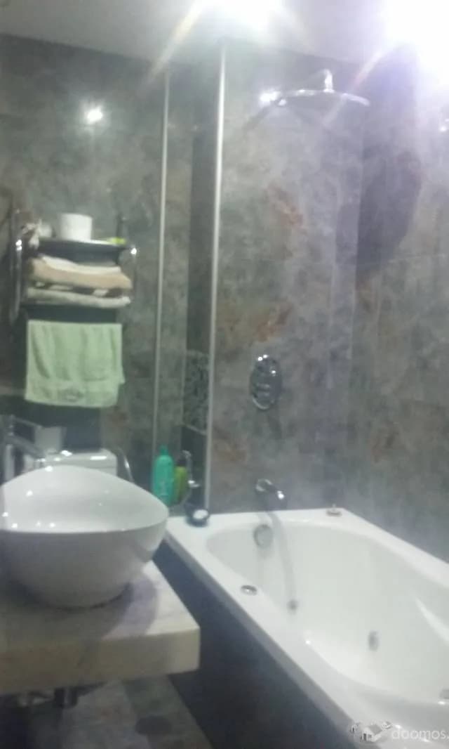 SE ALQUILA HERMOSA HABITACION CON BAÑO INDEPENDIENTE — foto 1
