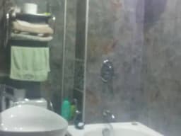 SE ALQUILA HERMOSA HABITACION CON BAÑO INDEPENDIENTE