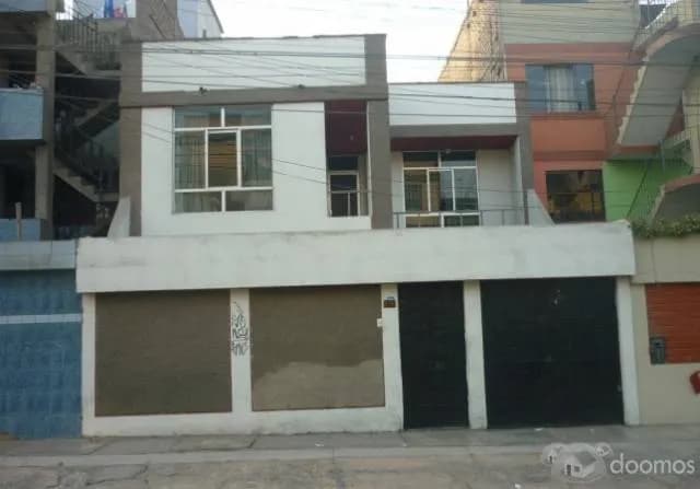Venta de Casa 2 Pisos - 7 Dormitorios - 3 Baños - 2 Cocheras - Patio trasero. — foto 1