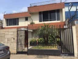 Casa remodelada ideal para oficina en alquiler