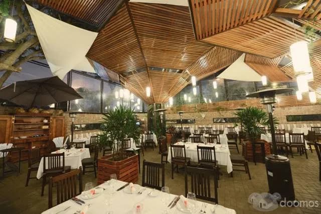 ALQUILER DE SALONES PRIVADOS Y TERRAZA PARA EVENTOS — foto 1