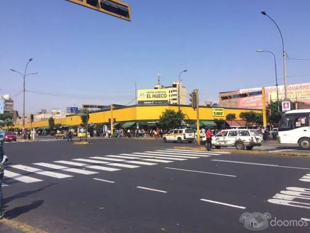 Venta de local comercial en "El Hueco" - Cercado de Lima — foto 1
