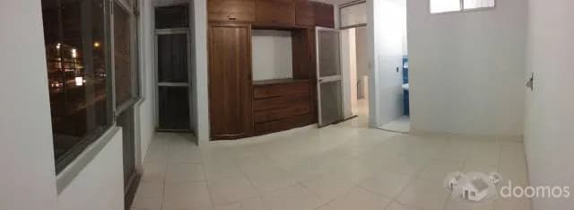 Alquilo casa 3 pisos precio a tratar solo empresas — foto 1