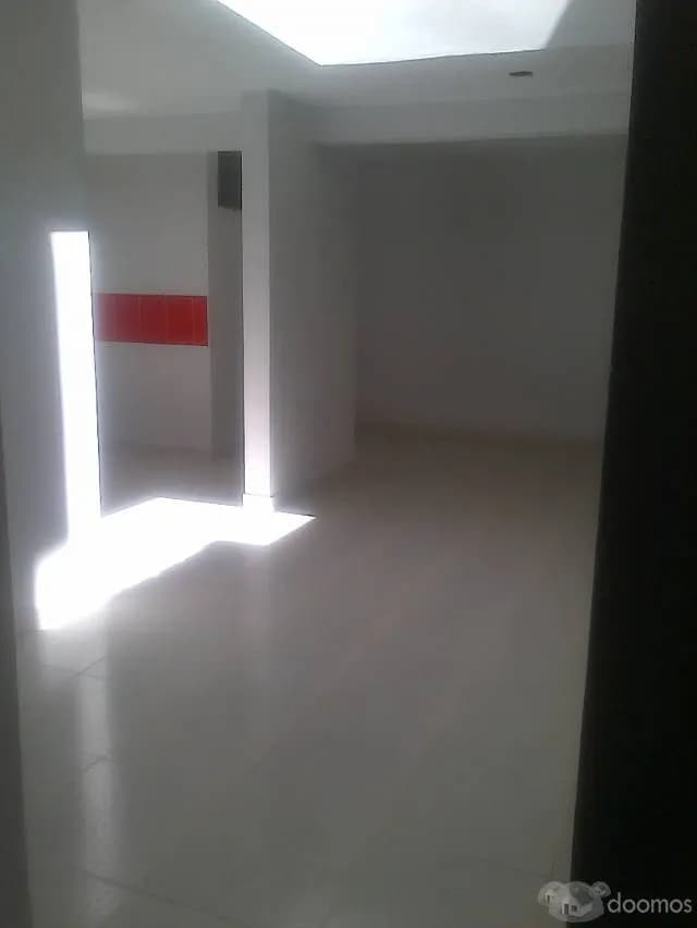 Alquilo casa 3 pisos precio a tratar solo empresas — foto 8