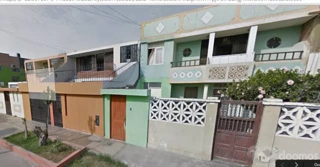 Vendo Casa de 2 pisos ( como casa o terreno ) — foto 2