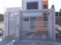 CASA DE ESTRENO