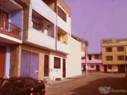 CASA 3 PISOS 65,000 DOLARES ALTURA CDRA 9 BELAUNDE ESTE------------------------------------------------------------TEL 961041231