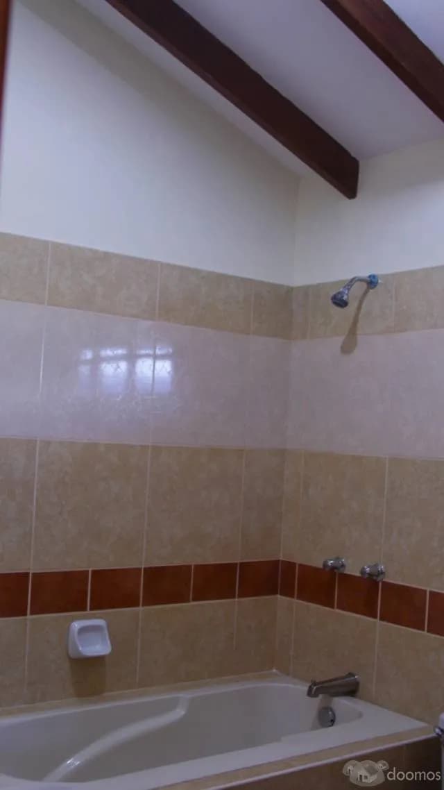 CASA AMPLIA Y HERMOSA EN TARAPOTO — foto 7