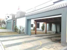 ALQUILO CASA EXCELENTE UBICACION 850 m2 SAN ISIDRO $ 13000, CON LICENCIA PARA CUALQUIER TIPO DE NEGOCIO