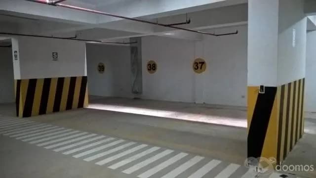 ALQUILO OFICINAS IMPLEMENTADAS DE ESTRENO 330 m2 A $5500 EN MIRAFLORES — foto 1