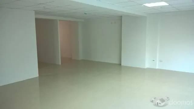 ALQUILO OFICINAS IMPLEMENTADAS DE ESTRENO 330 m2 A $5500 EN MIRAFLORES — foto 6