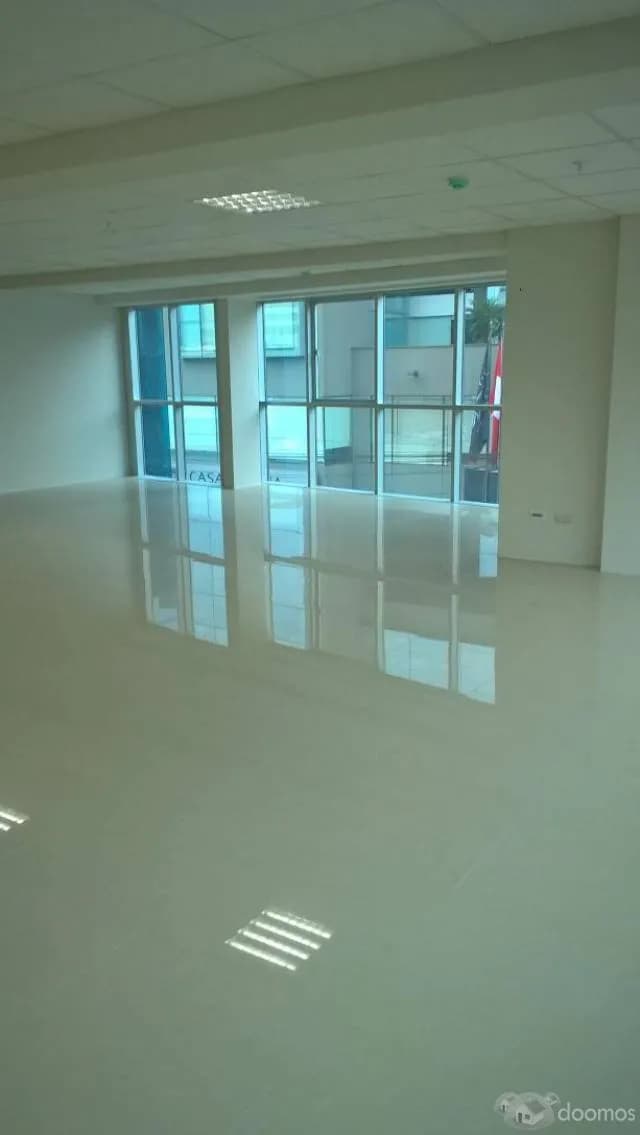 ALQUILO OFICINAS IMPLEMENTADAS DE ESTRENO 330 m2 A $5500 EN MIRAFLORES — foto 7