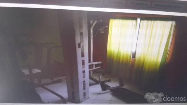 URGENTE CASA-LOCAL EN VENTA POR VIAJE — foto 3