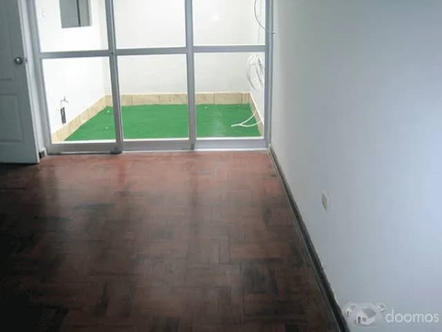 ALQUILO AMPLIO DEPARTAMENTO — foto 1