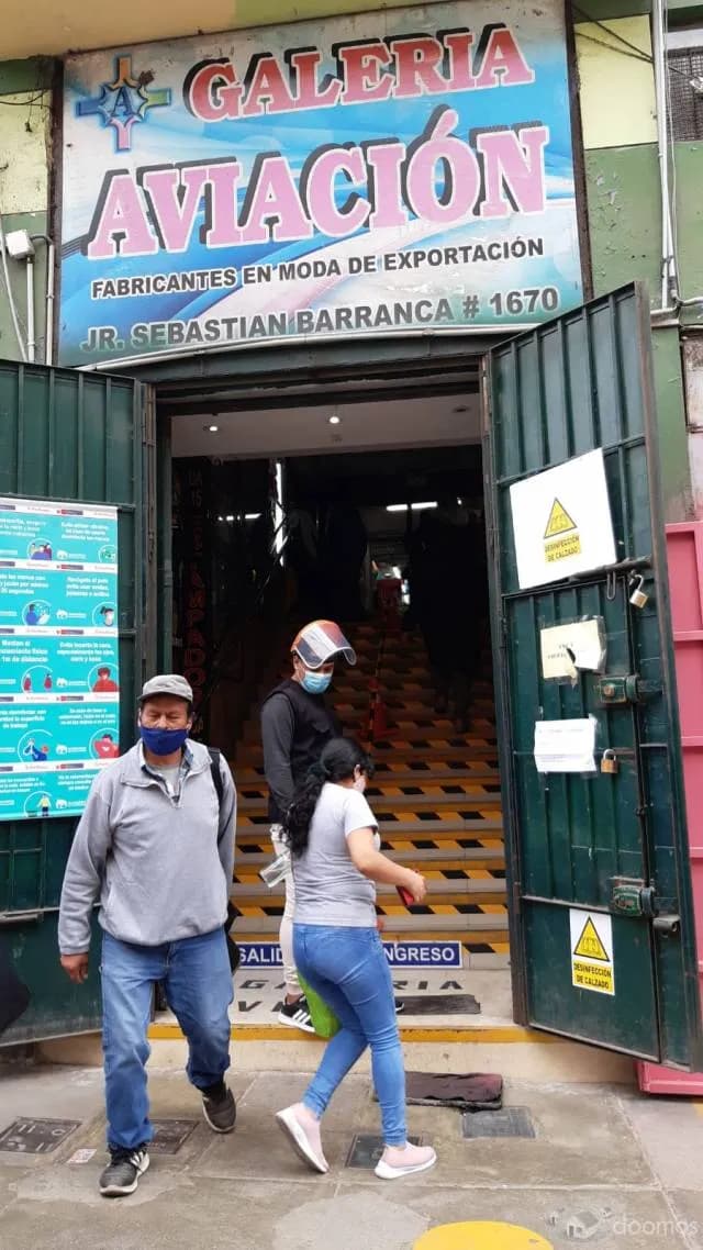 VENTA DE LOCAL COMERCIAL EN GAMARRA — foto 5
