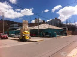 Se vende casa en la mejor zona residencial y céntrica de Juliaca ideal para Constructoras