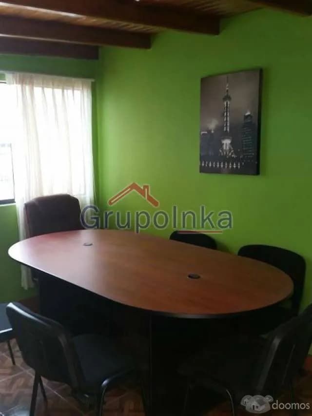 EXCELENTE CASA LISTA PARA HABITAR FRENTE A PARQUE — foto 3