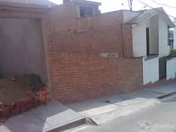 EXCELENTE LOTE MUY BIEN UBICADO EN LA MOLINA A PRECIO DE OCASION